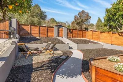 8124 Greenly Dr, Oakland, CA 94605 - Photo 7