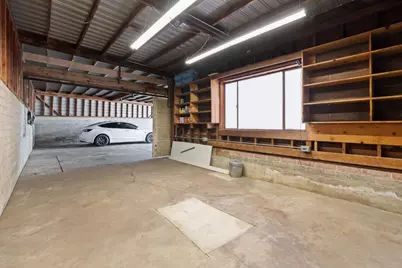 8124 Greenly Dr, Oakland, CA 94605 - Photo 37