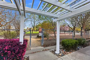 18932 Sara Park Cir, Saratoga, CA 95070 - Photo 23