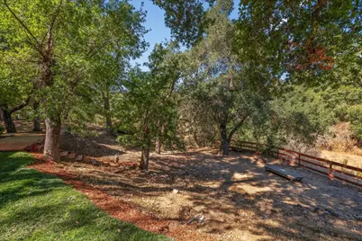 21700 Via Regina, Saratoga, CA 95070 - Photo 9