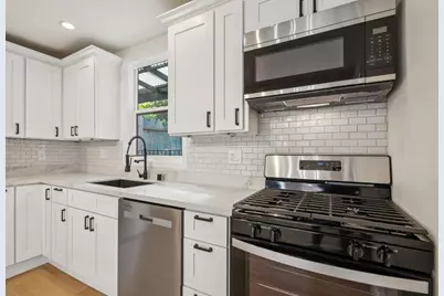 360 Bradford St, San Francisco, CA 94110 - Photo 13