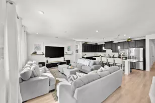 9264 Odyssey Cir, Elk Grove, CA 95624 - Photo 5