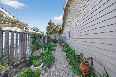 8325 Pinotage Ct, San Jose, CA 95135 - Photo 53