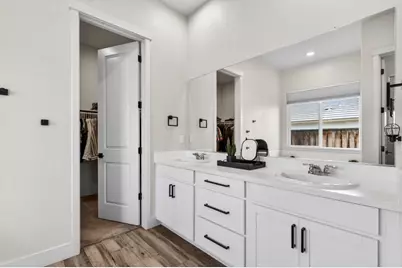 240 Scarlett Way, Hollister, CA 95023 - Photo 17