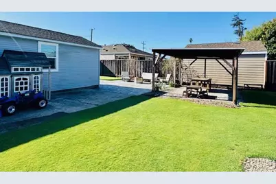 1639 Cypress Ave, San Mateo, CA 94401 - Photo 33