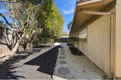 1080 Moffett Cir, Palo Alto, CA 94303 - Photo 29