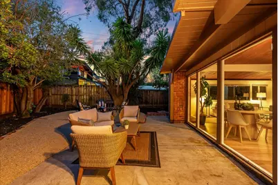 1080 Moffett Cir, Palo Alto, CA 94303 - Photo 19