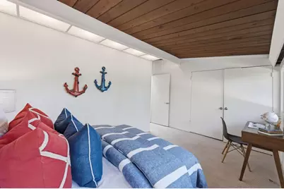 1080 Moffett Cir, Palo Alto, CA 94303 - Photo 13