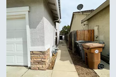 5700 Gold Poppy Way, Elk Grove, CA 95757 - Photo 21