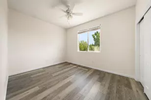 5700 Gold Poppy Way, Elk Grove, CA 95757 - Photo 17