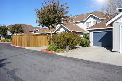 17106 Creekside Cir, Morgan Hill, CA 95037 - Photo 3