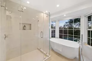 2260 Summit Dr, Hillsborough, CA 94010 - Photo 29