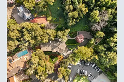 2260 Summit Dr, Hillsborough, CA 94010 - Photo 69