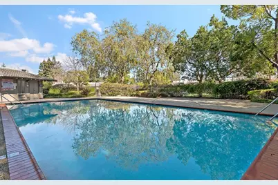 22 Bay Tree Ln 22, Los Altos, CA 94022 - Photo 29