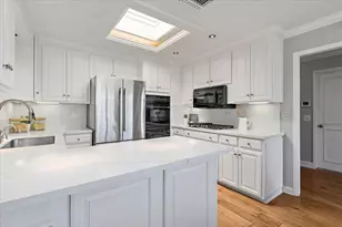 22 Bay Tree Ln, Los Altos, CA 94022 - Photo 11