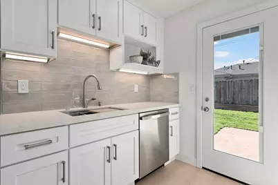 3193 Calzar Dr, San Jose, CA 95118 - Photo 9