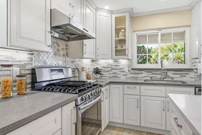 1010 Springfield Dr, Campbell, CA 95008 - Photo 11