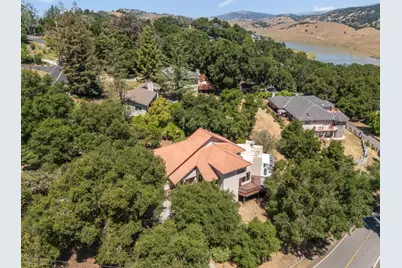 17710 Holiday Dr, Morgan Hill, CA 95037 - Photo 51