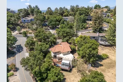 17710 Holiday Dr, Morgan Hill, CA 95037 - Photo 45