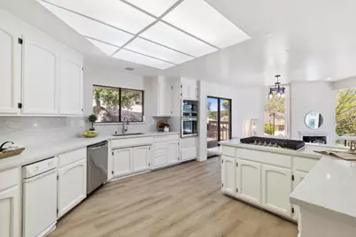 17710 Holiday Dr, Morgan Hill, CA 95037 - Photo 15