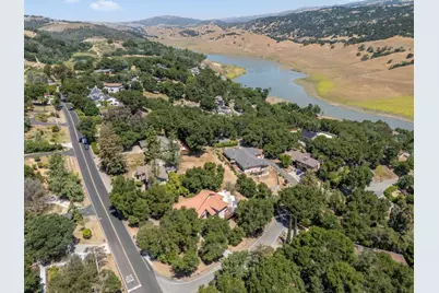 17710 Holiday Dr, Morgan Hill, CA 95037 - Photo 55