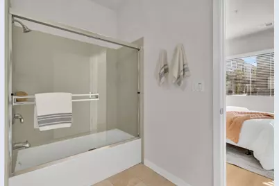 701 Zephyr Dr, Oakland, CA 94607 - Photo 9