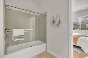 701 Zephyr Dr, Oakland, CA 94607 - Photo 9