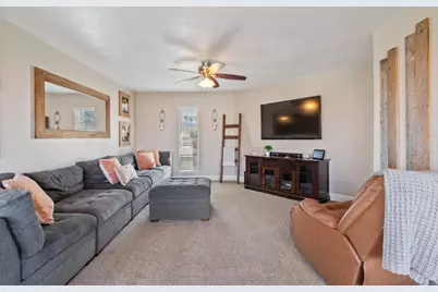 60 Dots Cir, Hollister, CA 95023 - Photo 21