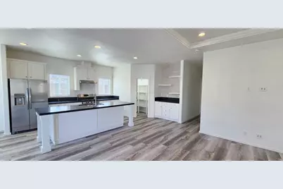 500 W 10th St 140, Gilroy, CA 95020 - Photo 3