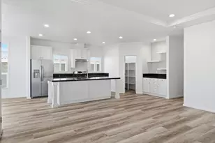 500 W 10th St 140, Gilroy, CA 95020 - Photo 9