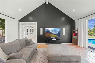 16995 Pine Way, Morgan Hill, CA 95037 - Photo 23