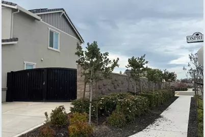 1045 Osprey Dr, Lathrop, CA 95330 - Photo 35