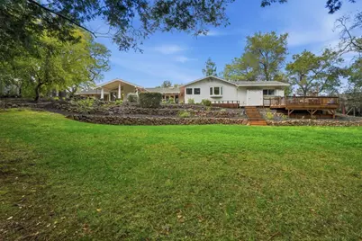 13525 Surrey Ln, Saratoga, CA 95070 - Photo 29