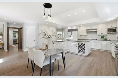 13525 Surrey Ln, Saratoga, CA 95070 - Photo 11