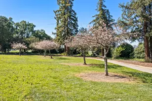 1302 Fairway Entrance Dr, San Jose, CA 95131 - Photo 23