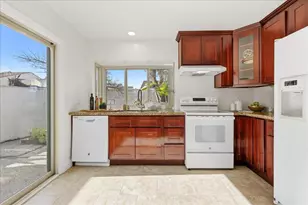 32 Lido Cir, Redwood City, CA 94065 - Photo 29