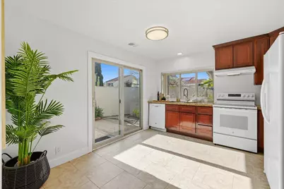 32 Lido Cir, Redwood City, CA 94065 - Photo 25