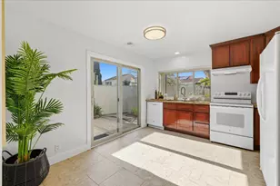 32 Lido Cir, Redwood City, CA 94065 - Photo 25