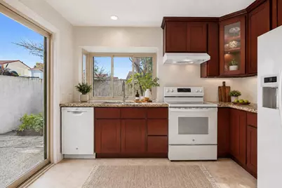 32 Lido Cir, Redwood City, CA 94065 - Photo 25