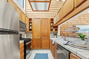 461 Dela Vina Ave 209, Monterey, CA 93940 - Photo 7