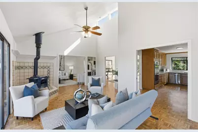 2734 Summit Dr, Burlingame, CA 94010 - Photo 21