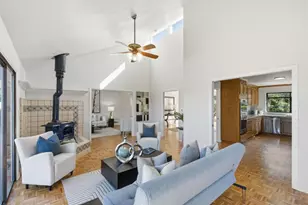 2734 Summit Dr, Burlingame, CA 94010 - Photo 21