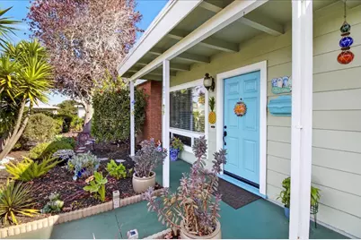 22 Melway Cir, Monterey, CA 93940 - Photo 3