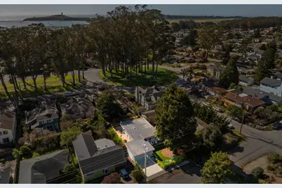 355 San Carlos Ave, El Granada, CA 94018 - Photo 35