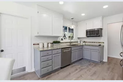 1392 Mantelli Dr, Gilroy, CA 95020 - Photo 7