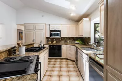 927 Continental Dr, Menlo Park, CA 94025 - Photo 5