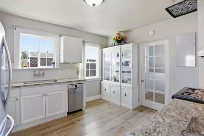 166 E Humboldt St, San Jose, CA 95112 - Photo 9