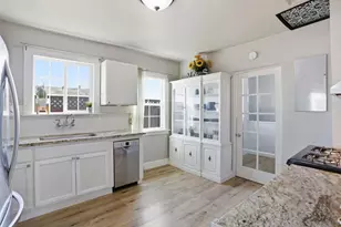 166 E Humboldt St, San Jose, CA 95112 - Photo 9