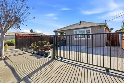 166 E Humboldt St, San Jose, CA 95112 - Photo 37