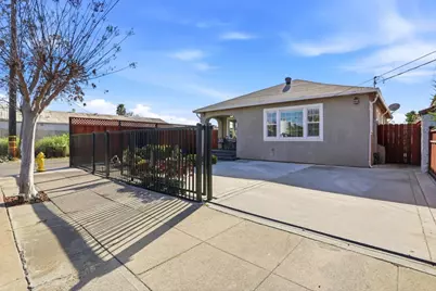 166 E Humboldt St, San Jose, CA 95112 - Photo 39